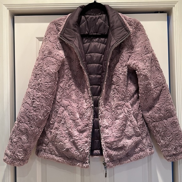 North Face Reversible Jacket Plum, faux fur, Women’s Medium - Picture 2 of 4